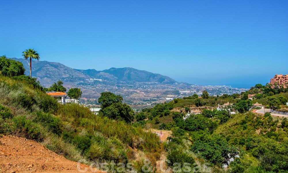Moderne nieuwbouw villa met prachtig berg- en zeezicht te koop in de heuvels van Marbella Oost 24451
