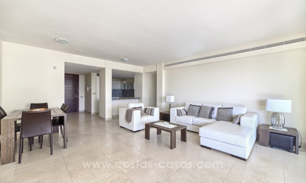 TEE 5 : Ruime moderne luxe eerstelijnsgolf appartementen met een prachtig golf- en zeezicht te koop in Marbella - Benahavis 24526