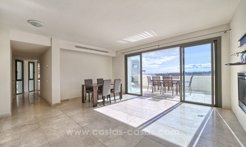 TEE 5 : Ruime moderne luxe eerstelijnsgolf appartementen met een prachtig golf- en zeezicht te koop in Marbella - Benahavis 24527