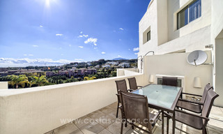 TEE 5 : Ruime moderne luxe eerstelijnsgolf appartementen met een prachtig golf- en zeezicht te koop in Marbella - Benahavis 24530 