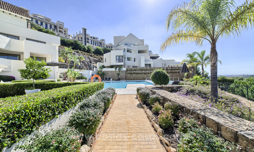 TEE 5 : Ruime moderne luxe eerstelijnsgolf appartementen met een prachtig golf- en zeezicht te koop in Marbella - Benahavis 24547