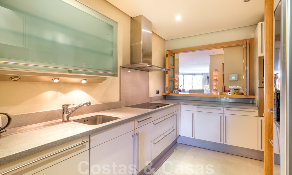 Luxe appartement te koop in prestigieus complex aan de Golden Mile te Marbella 24807
