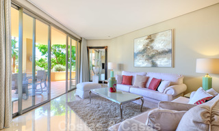 Luxe appartement te koop in prestigieus complex aan de Golden Mile te Marbella 24812 