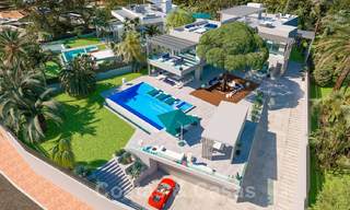 Unieke, eigentijdse strand villa te koop met prachtig uitzicht op zee in Oost-Marbella 24747 