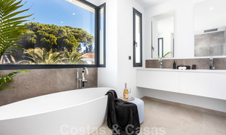 VERKOCHT. Prachtige moderne villa nabij het strand, klaar om te bewonen, Marbella Oost. Prijsverlaging 24779 
