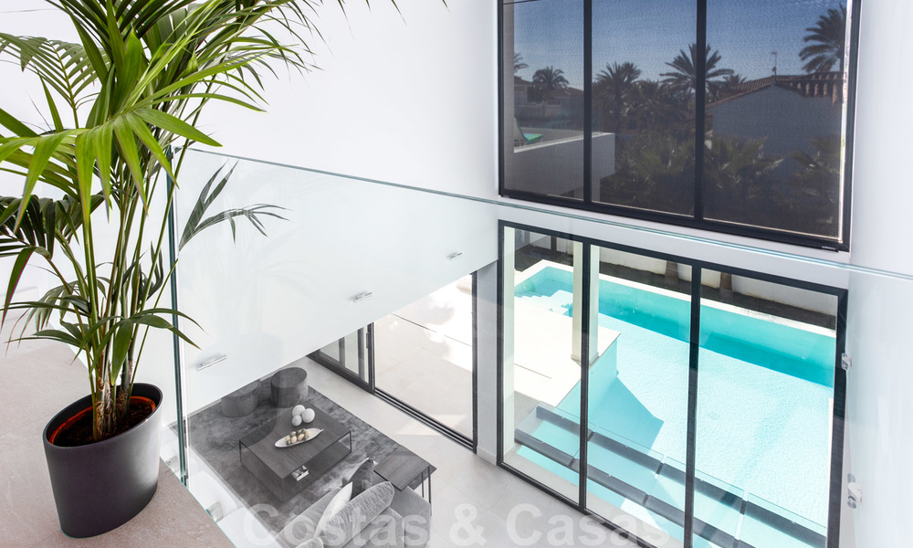 VERKOCHT. Prachtige moderne villa nabij het strand, klaar om te bewonen, Marbella Oost. Prijsverlaging 24780