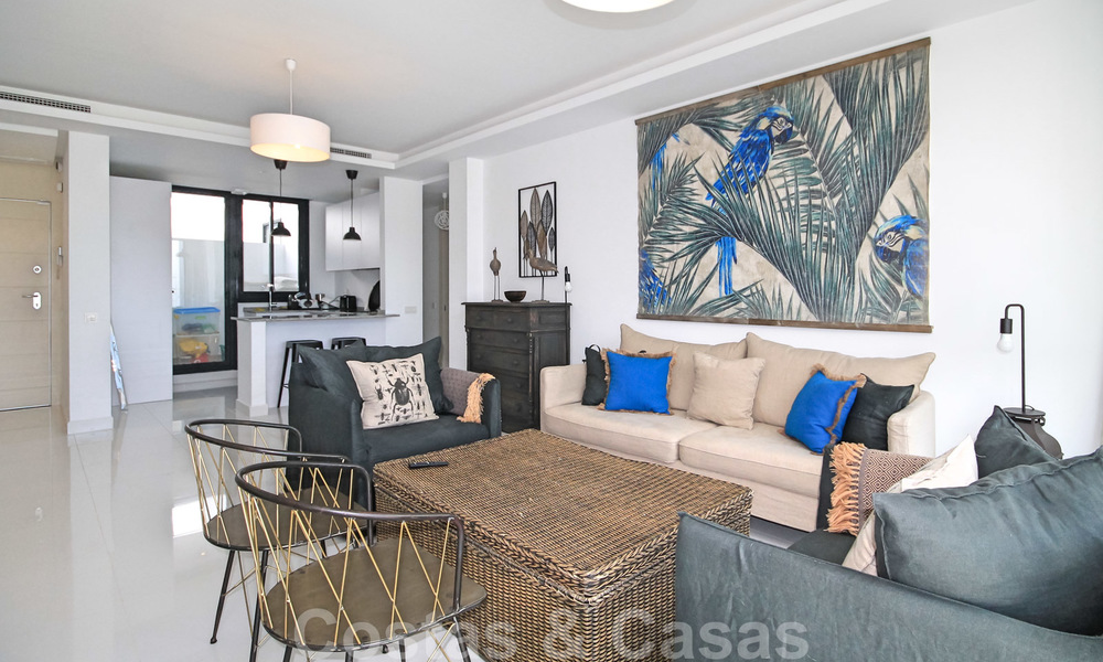 Modern penthouse appartement te koop met uitzicht op de golfbaan en de Middellandse Zee in Benahavis - Marbella 24859
