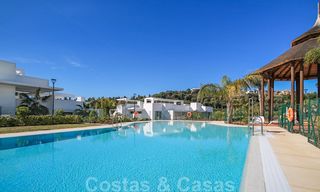 Modern penthouse appartement te koop met uitzicht op de golfbaan en de Middellandse Zee in Benahavis - Marbella 24860 