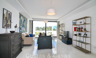 Modern penthouse appartement te koop met uitzicht op de golfbaan en de Middellandse Zee in Benahavis - Marbella 24864 