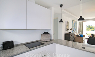 Modern penthouse appartement te koop met uitzicht op de golfbaan en de Middellandse Zee in Benahavis - Marbella 24865 