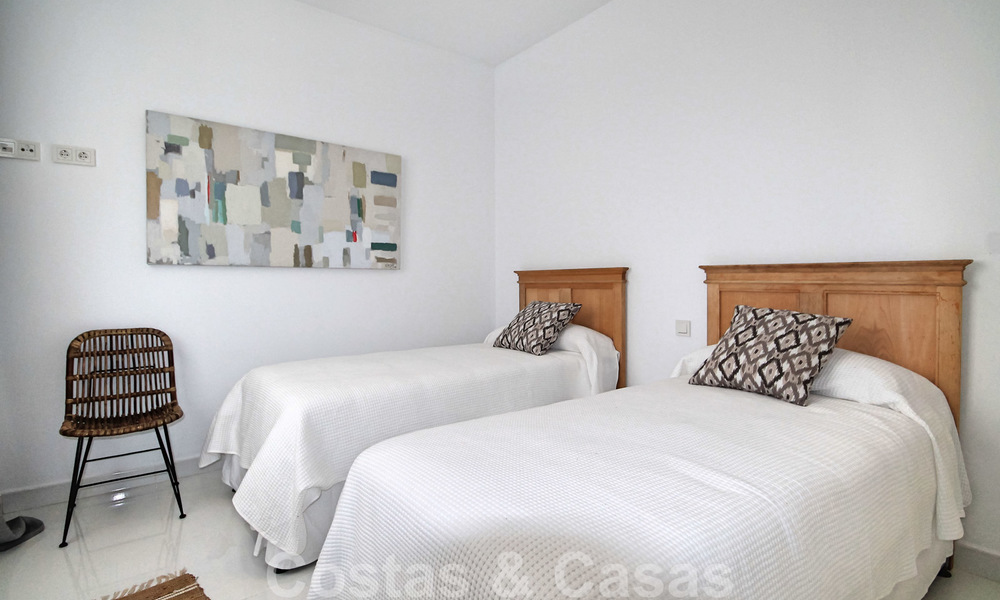 Modern penthouse appartement te koop met uitzicht op de golfbaan en de Middellandse Zee in Benahavis - Marbella 24867
