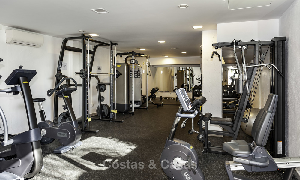 Modern penthouse appartement te koop met uitzicht op de golfbaan en de Middellandse Zee in Benahavis - Marbella 24879