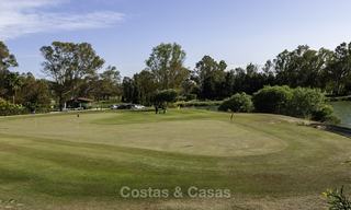 Modern penthouse appartement te koop met uitzicht op de golfbaan en de Middellandse Zee in Benahavis - Marbella 24880 