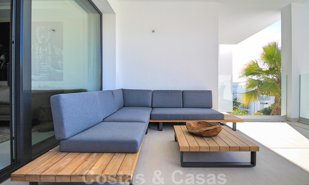 Modern appartement te koop met uitzicht op de golfbaan in Benahavis - Marbella 24884