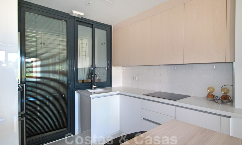 Modern appartement te koop met uitzicht op de golfbaan in Benahavis - Marbella 24886