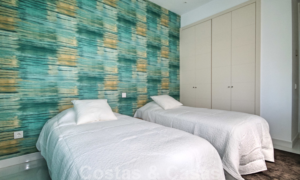 Modern appartement te koop met uitzicht op de golfbaan in Benahavis - Marbella 24887