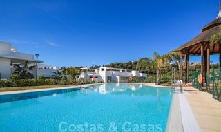 Modern appartement te koop met uitzicht op de golfbaan in Benahavis - Marbella 24893 