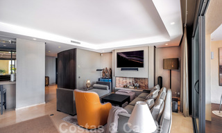 Exclusief modern appartement te koop met een eigentijds luxueus interieur in Sierra Blanca, Golden Mile, Marbella 24976 
