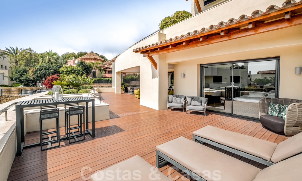 Exclusief modern appartement te koop met een eigentijds luxueus interieur in Sierra Blanca, Golden Mile, Marbella 24985