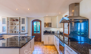 Grote luxe villa te koop met schitterend panoramisch uitzicht over de golfvallei, de bergen en de Middellandse Zee in Nueva Andalucia, Marbella 25026 