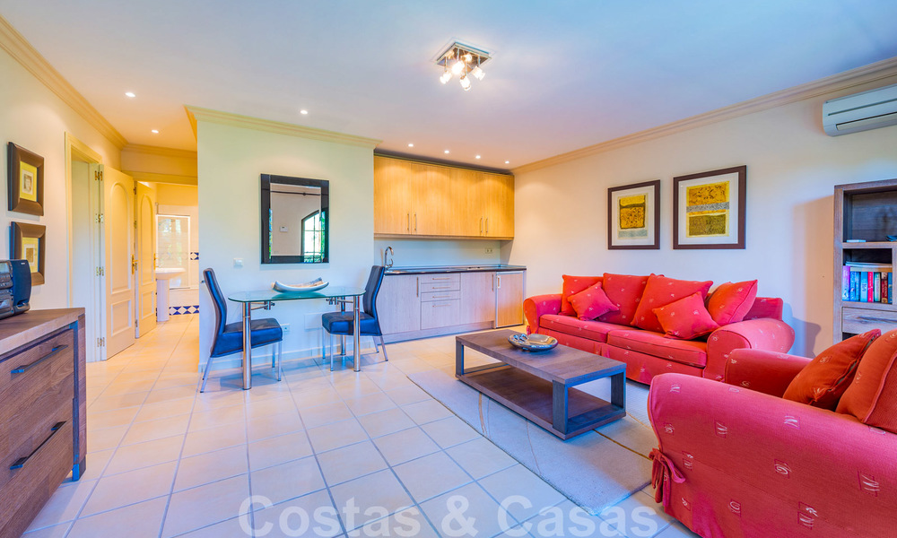 Grote luxe villa te koop met schitterend panoramisch uitzicht over de golfvallei, de bergen en de Middellandse Zee in Nueva Andalucia, Marbella 25037