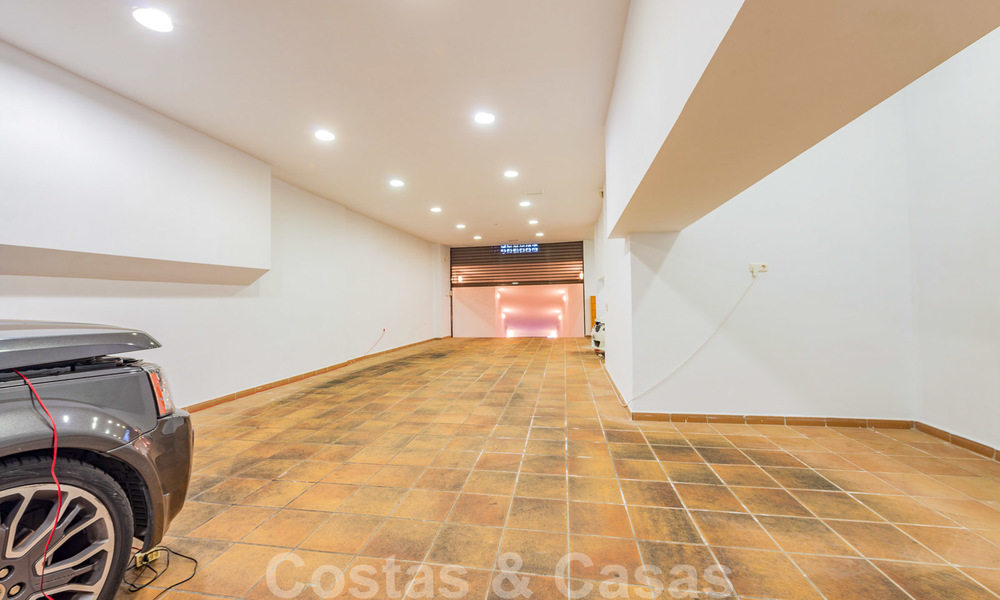 Grote luxe villa te koop met schitterend panoramisch uitzicht over de golfvallei, de bergen en de Middellandse Zee in Nueva Andalucia, Marbella 25048