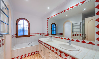 Grote luxe villa te koop met schitterend panoramisch uitzicht over de golfvallei, de bergen en de Middellandse Zee in Nueva Andalucia, Marbella 25054 