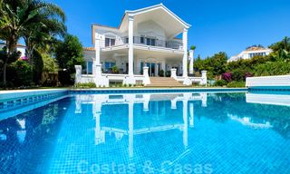 Instapklare villa in klassieke stijl te koop in het gegeerde Nueva Andalucia, Marbella 25072 
