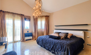 Instapklare villa in klassieke stijl te koop in het gegeerde Nueva Andalucia, Marbella 25081 