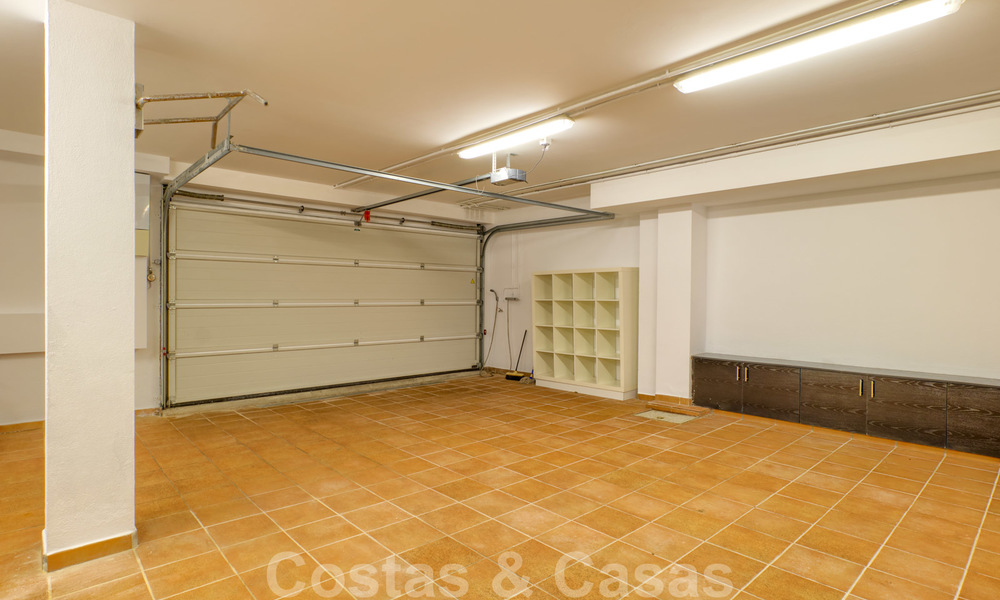 Instapklare villa in klassieke stijl te koop in het gegeerde Nueva Andalucia, Marbella 25088