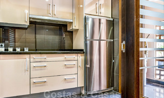 Modern tuinappartement te koop in een eerstelijns strand complex met eigen zwembad tussen Marbella en Estepona 25647 