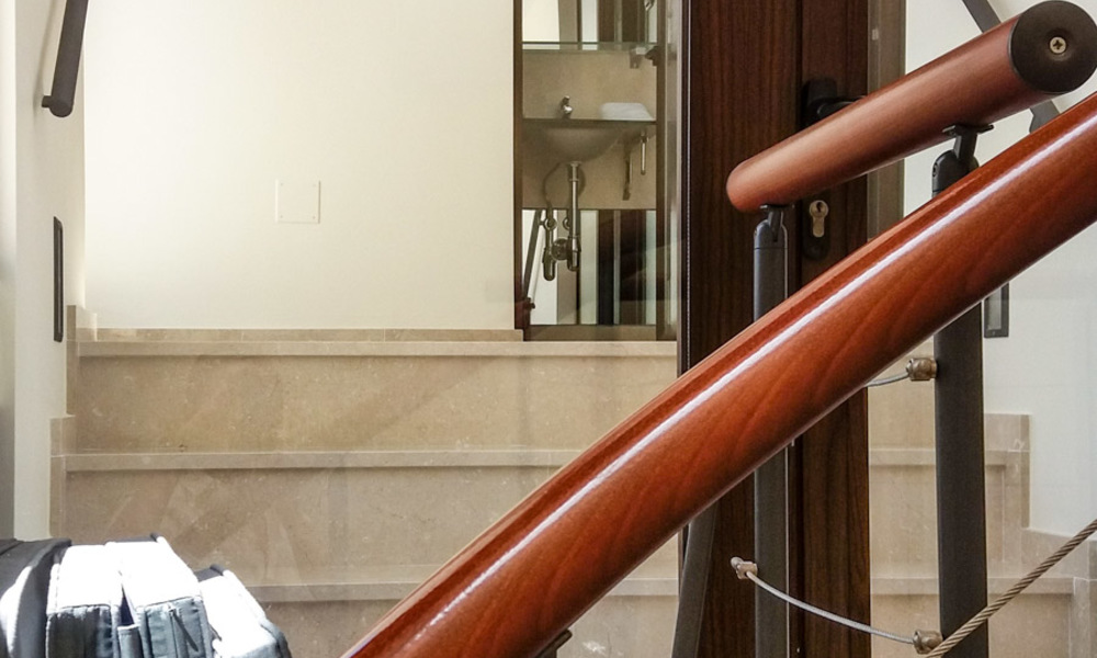 Modern penthouse te koop in een eerstelijnstrand complex met eigen zwembad en panoramisch uitzicht, tussen Marbella en Estepona 25704