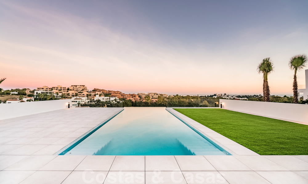 Nieuwe indrukwekkende hedendaagse luxe villa te koop met prachtig golf- en zeezicht in Marbella - Benahavis 25790