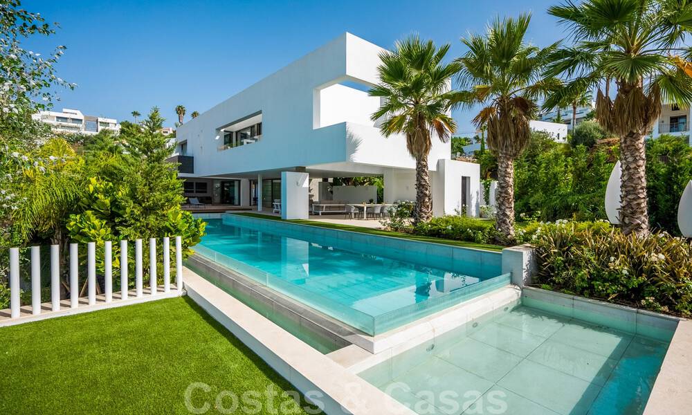 Gloednieuwe ultramoderne luxe villa te koop met zeezicht in Marbella - Benahavis 35676