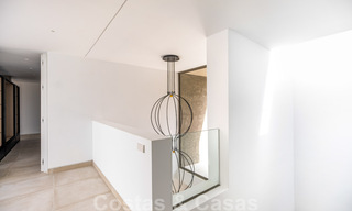 Gloednieuwe ultramoderne luxe villa te koop met zeezicht in Marbella - Benahavis 35687 