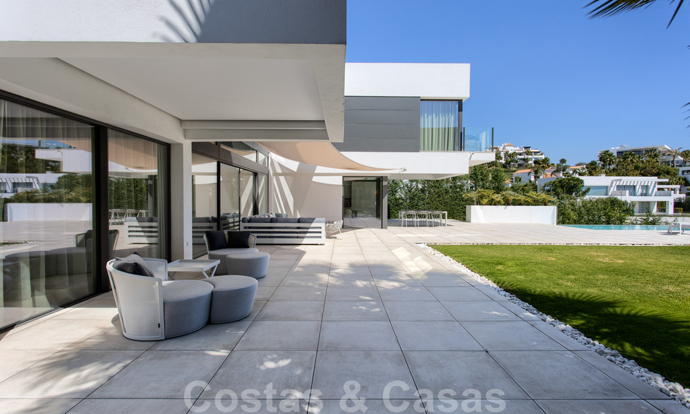 Instapklare nieuwe moderne luxe villa te koop, direct aan de golfbaan gelegen in Marbella - Benahavis 35402