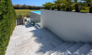 Instapklare nieuwe moderne luxe villa te koop, direct aan de golfbaan gelegen in Marbella - Benahavis 35404 