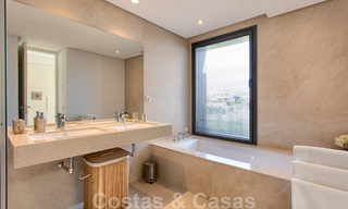 Instapklare nieuwe moderne luxe villa te koop, direct aan de golfbaan gelegen in Marbella - Benahavis 35415 