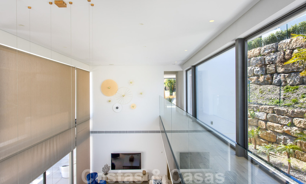 Instapklare nieuwe moderne luxe villa te koop, direct aan de golfbaan gelegen in Marbella - Benahavis 35417