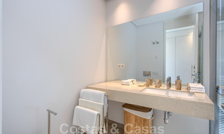 Instapklare nieuwe moderne luxe villa te koop, direct aan de golfbaan gelegen in Marbella - Benahavis 35422 