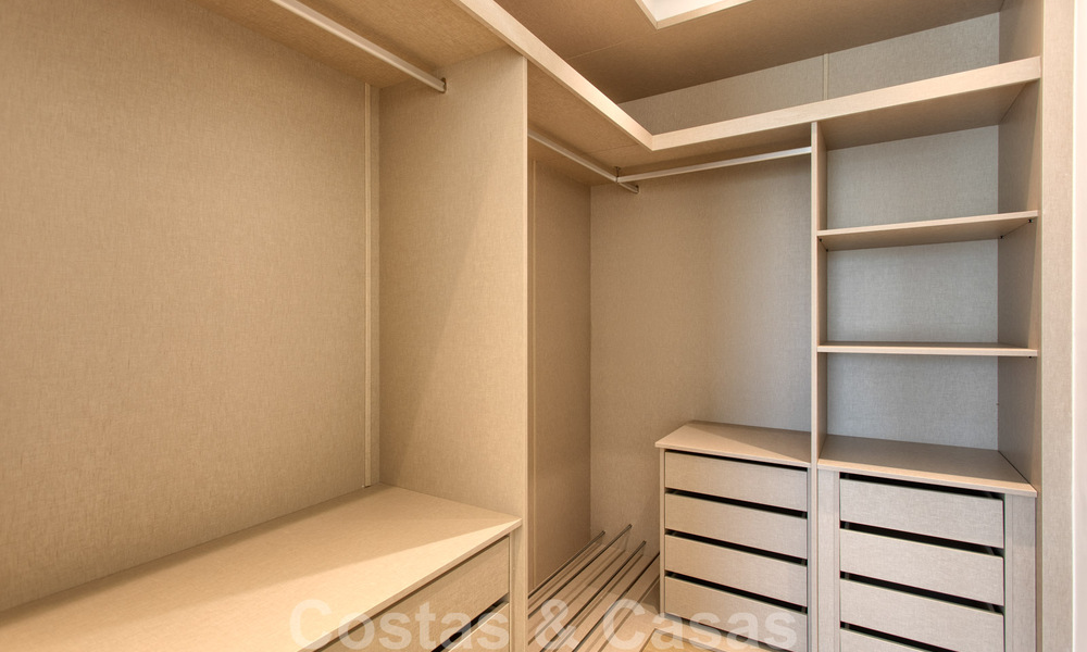 Instapklare nieuwe moderne luxe villa te koop, direct aan de golfbaan gelegen in Marbella - Benahavis 35430