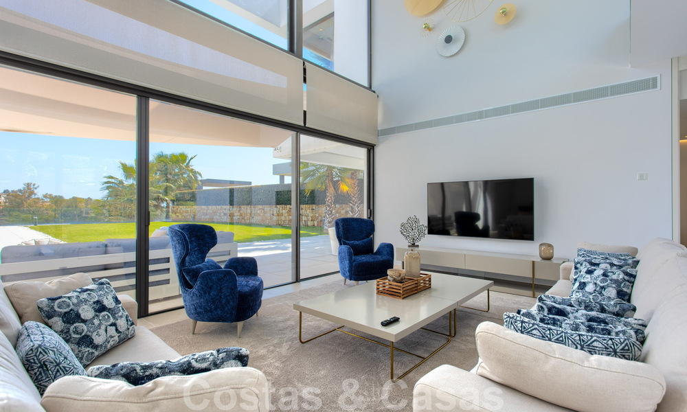 Instapklare nieuwe moderne luxe villa te koop, direct aan de golfbaan gelegen in Marbella - Benahavis 35432