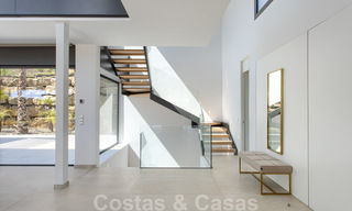 Instapklare nieuwe moderne luxe villa te koop, direct aan de golfbaan gelegen in Marbella - Benahavis 35436 