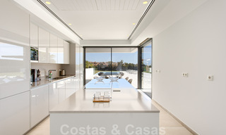 Instapklare nieuwe moderne luxe villa te koop, direct aan de golfbaan gelegen in Marbella - Benahavis 35442 