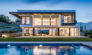 Instapklare nieuwe moderne ruime luxe villa te koop, direct aan de golfbaan gelegen in Marbella - Benahavis 25928 