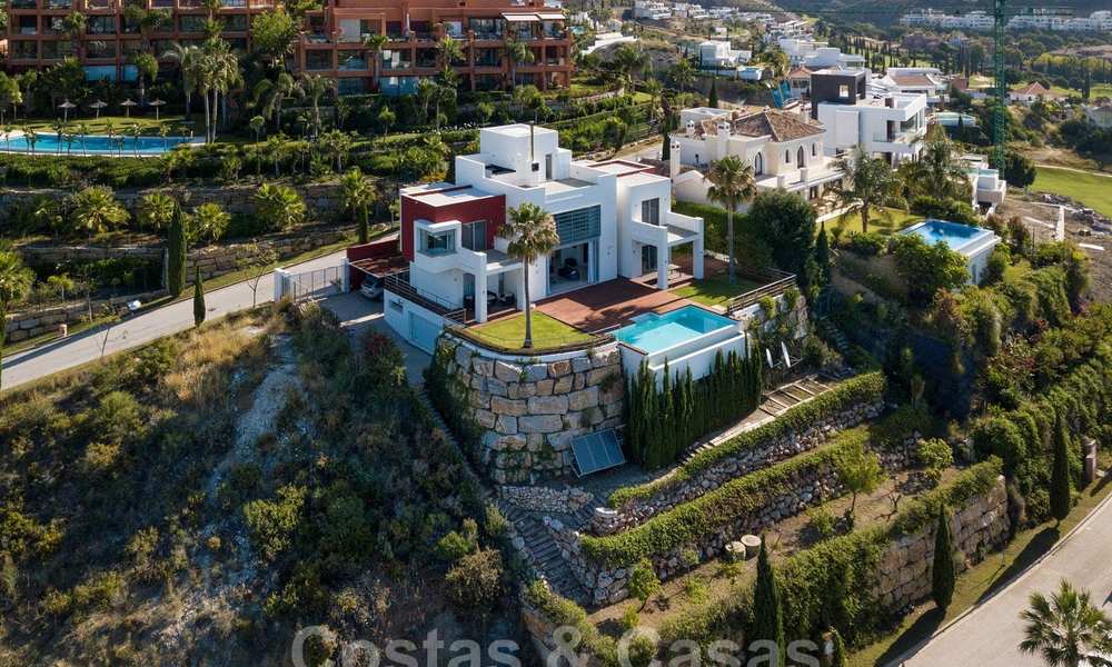 Moderne villa met panoramisch golf- en zeezicht te koop in Los Flamingos Golf in Marbella - Benahavis 26014