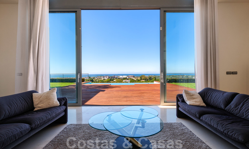Moderne villa met panoramisch golf- en zeezicht te koop in Los Flamingos Golf in Marbella - Benahavis 26021