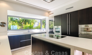 Moderne villa met panoramisch golf- en zeezicht te koop in Los Flamingos Golf in Marbella - Benahavis 26023 