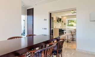 Moderne villa met panoramisch golf- en zeezicht te koop in Los Flamingos Golf in Marbella - Benahavis 26026 