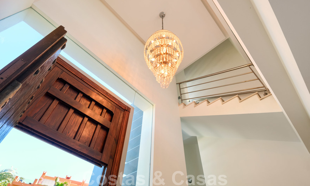 Moderne villa met panoramisch golf- en zeezicht te koop in Los Flamingos Golf in Marbella - Benahavis 26028